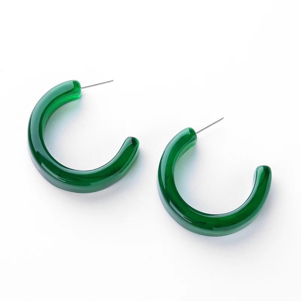 💋1” Green acrylic hoop earrings - Picture 3 of 4